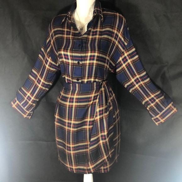 ELLEN TRACY PETITE , 3 Pieces ,Blouse ,Skirt, Top. - Picture 2 of 8